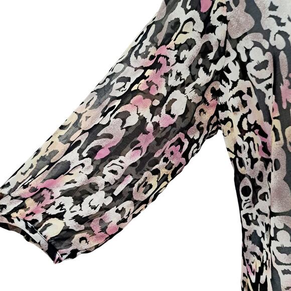 Forever 21 3/4 Sleeve 1/4 Button Pleated Front Top - Picture 6 of 9